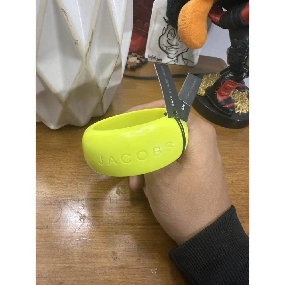 Marc by Marc‎ Jacobs yellow bangle